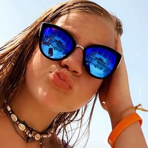 Meet your Posher, Taylor